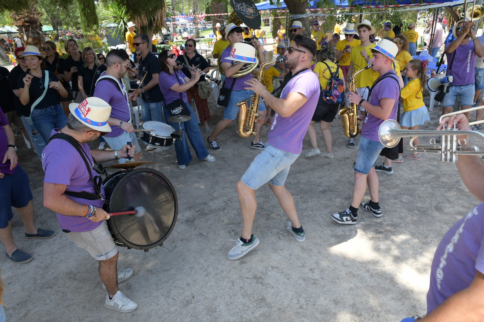 Las hogueras y barracas de Alicante celebran las paellas en Lo Morant