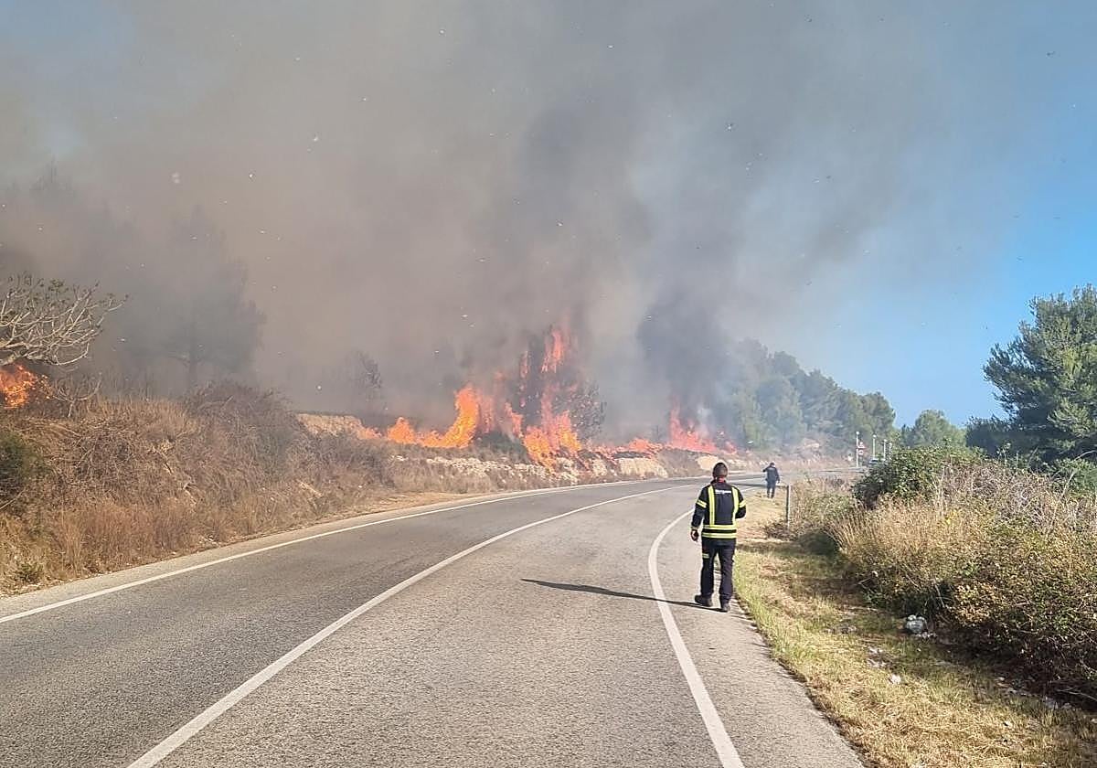 Imagen de archivo de un incendio forestal en Xàbia.