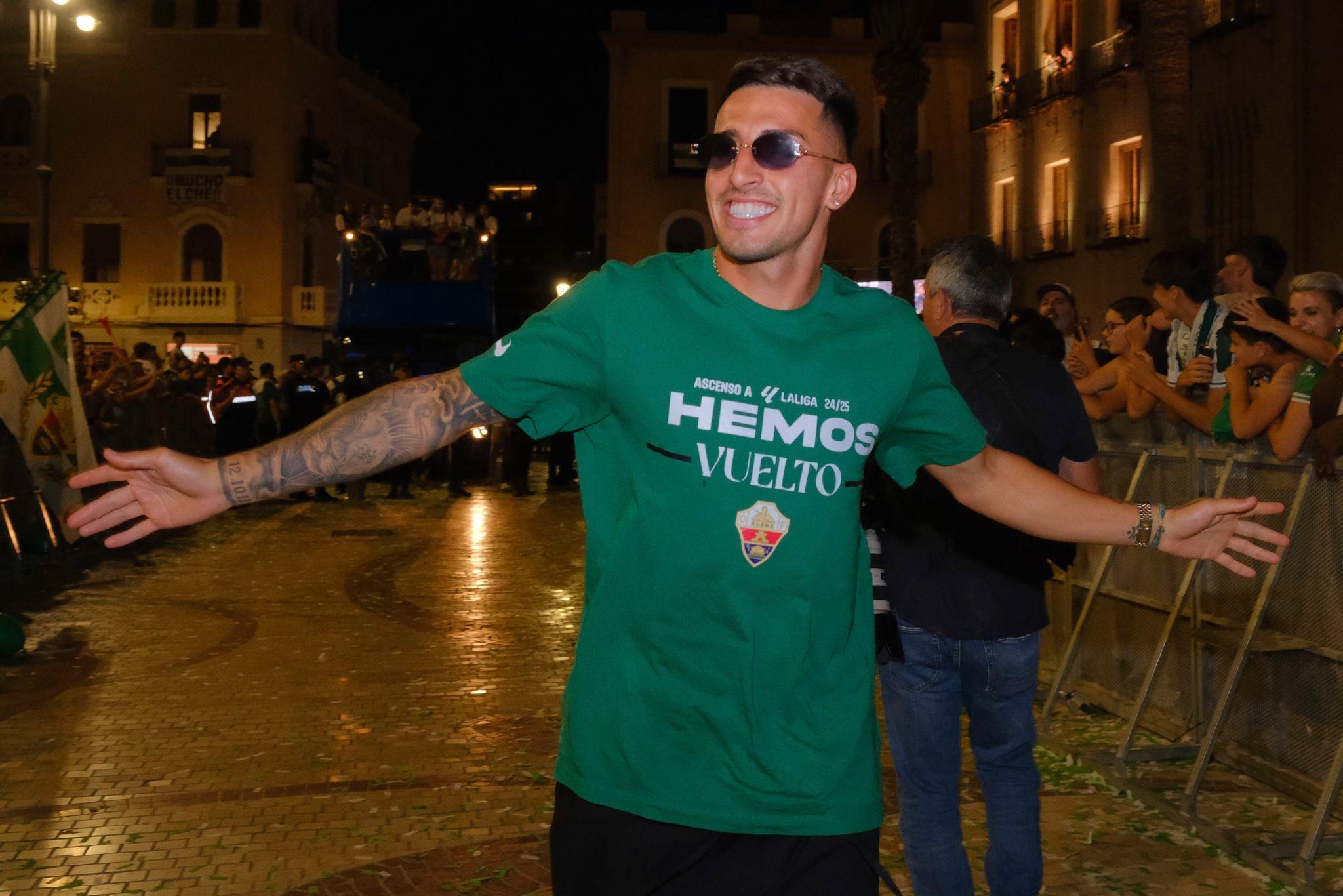 El Elche CF y su afición celebran un histórico ascenso