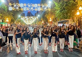 Alicante ya brilla 'a la llum de les Fogueres'