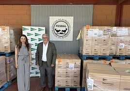 El presidente de Banco de Alimentos, Andrés Galán y la directora de Comunicación de El Corte Inglés de Alicante, Silvia Aguilar.