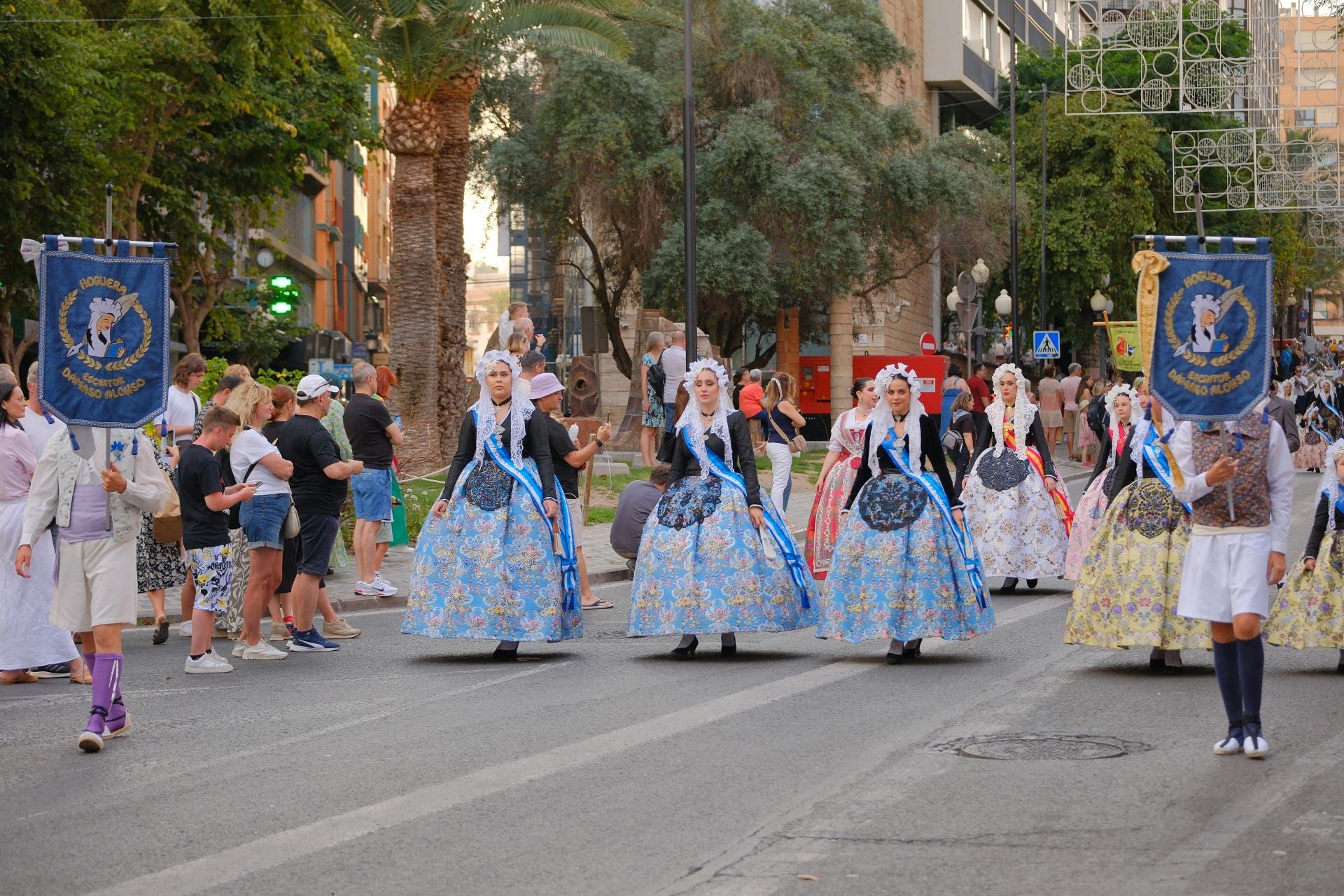 Así ha sido el Desfile del Pregón de las Hogueras de Alicante 2025