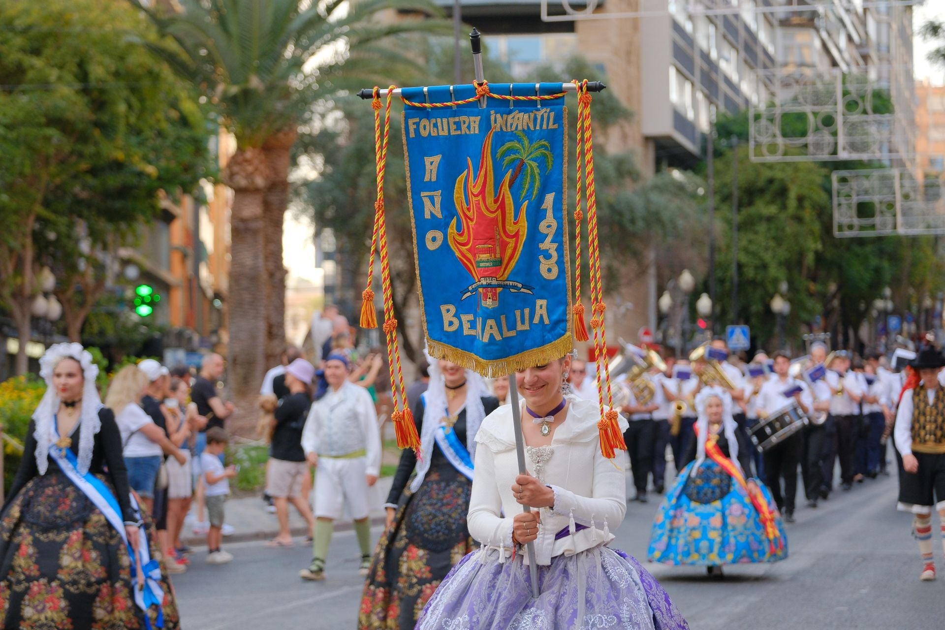 Así ha sido el Desfile del Pregón de las Hogueras de Alicante 2025