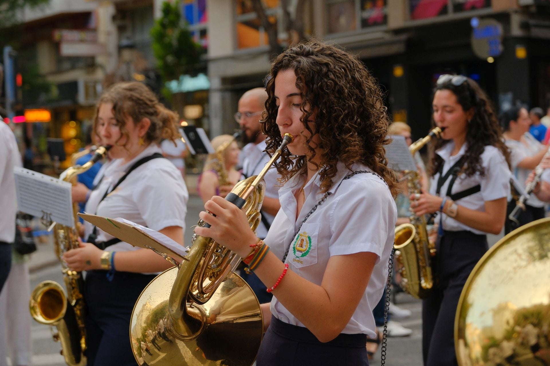 Así ha sido el Desfile del Pregón de las Hogueras de Alicante 2025