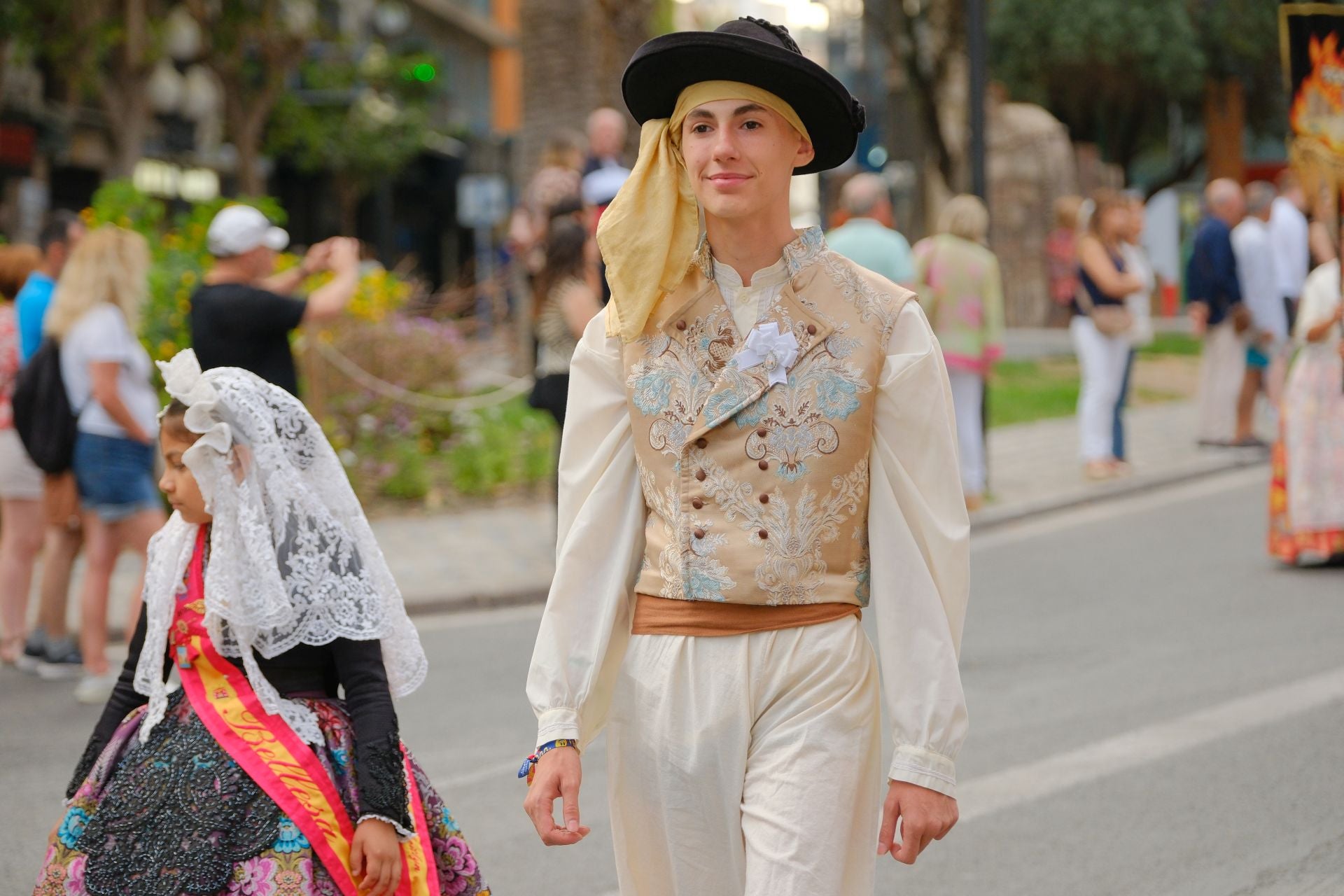 Así ha sido el Desfile del Pregón de las Hogueras de Alicante 2025