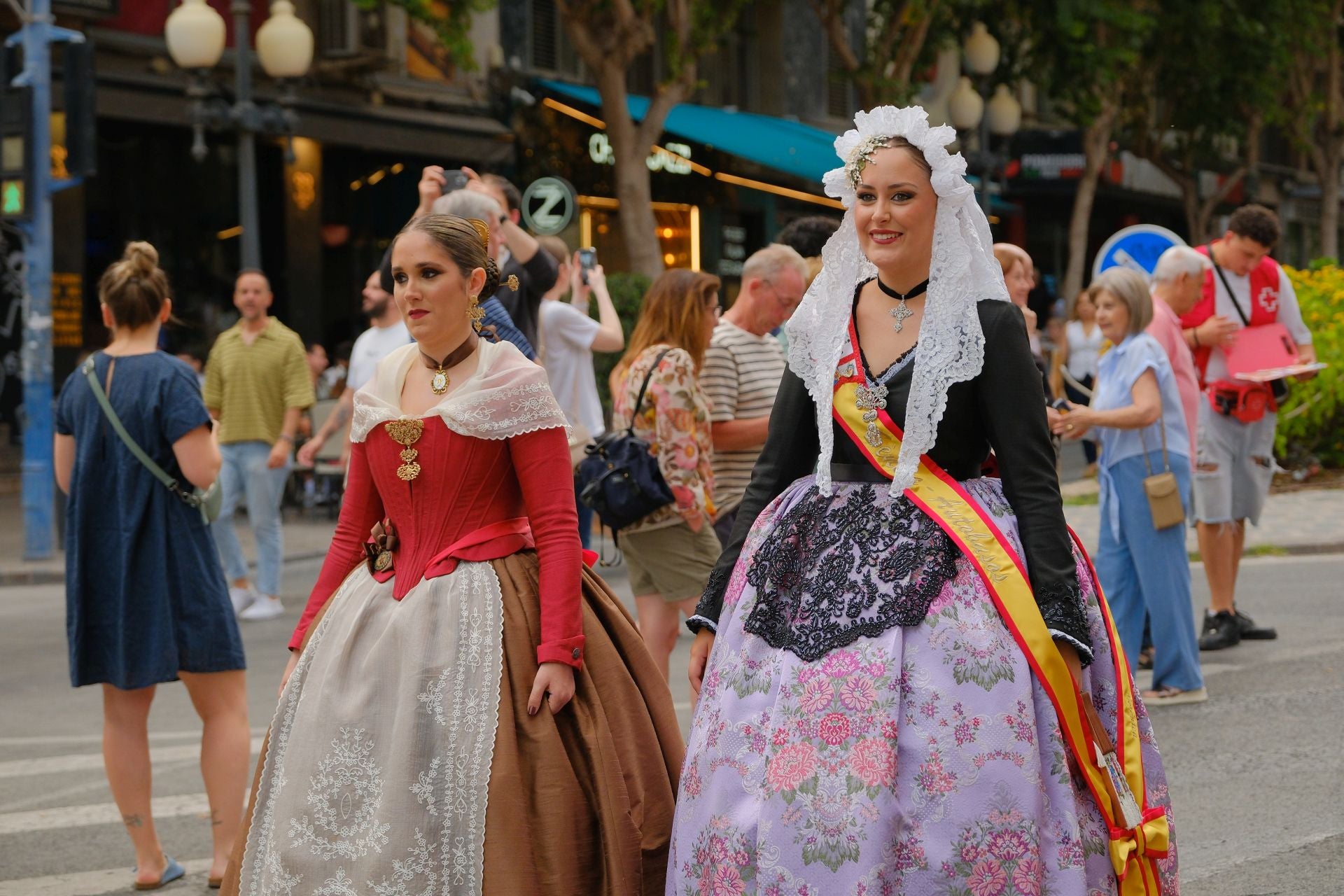 Así ha sido el Desfile del Pregón de las Hogueras de Alicante 2025