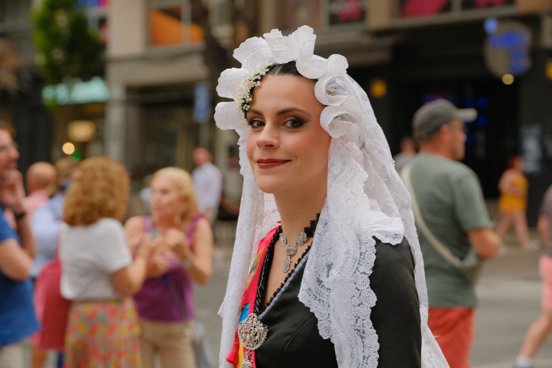 Así ha sido el Desfile del Pregón de las Hogueras de Alicante 2025
