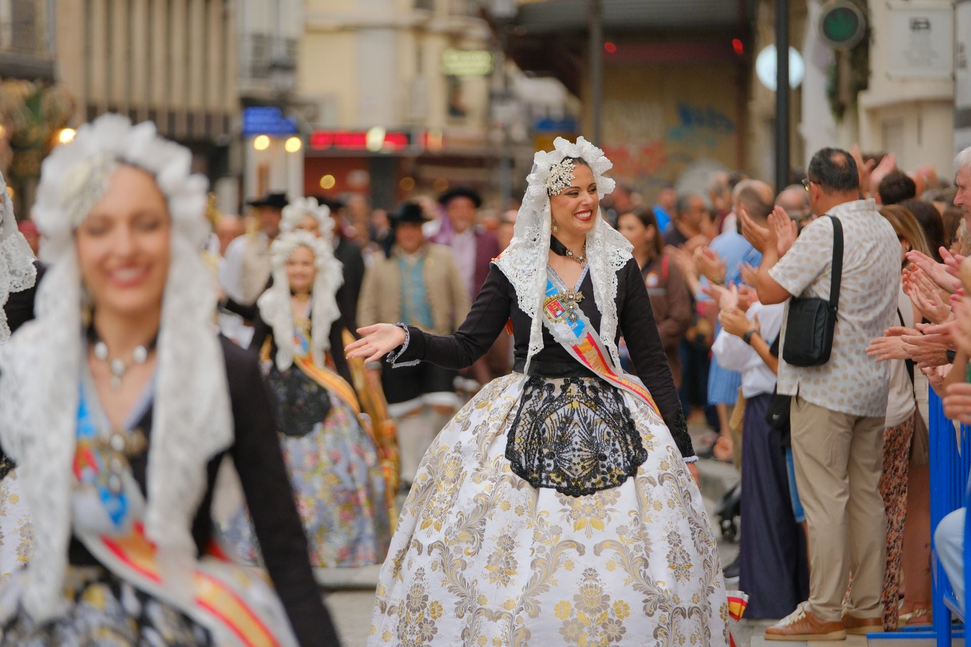 Así ha sido el Desfile del Pregón de las Hogueras de Alicante 2025