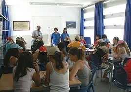 Grupos de jóvenes en el CEAM de Tabarca, en imagen de archivo.