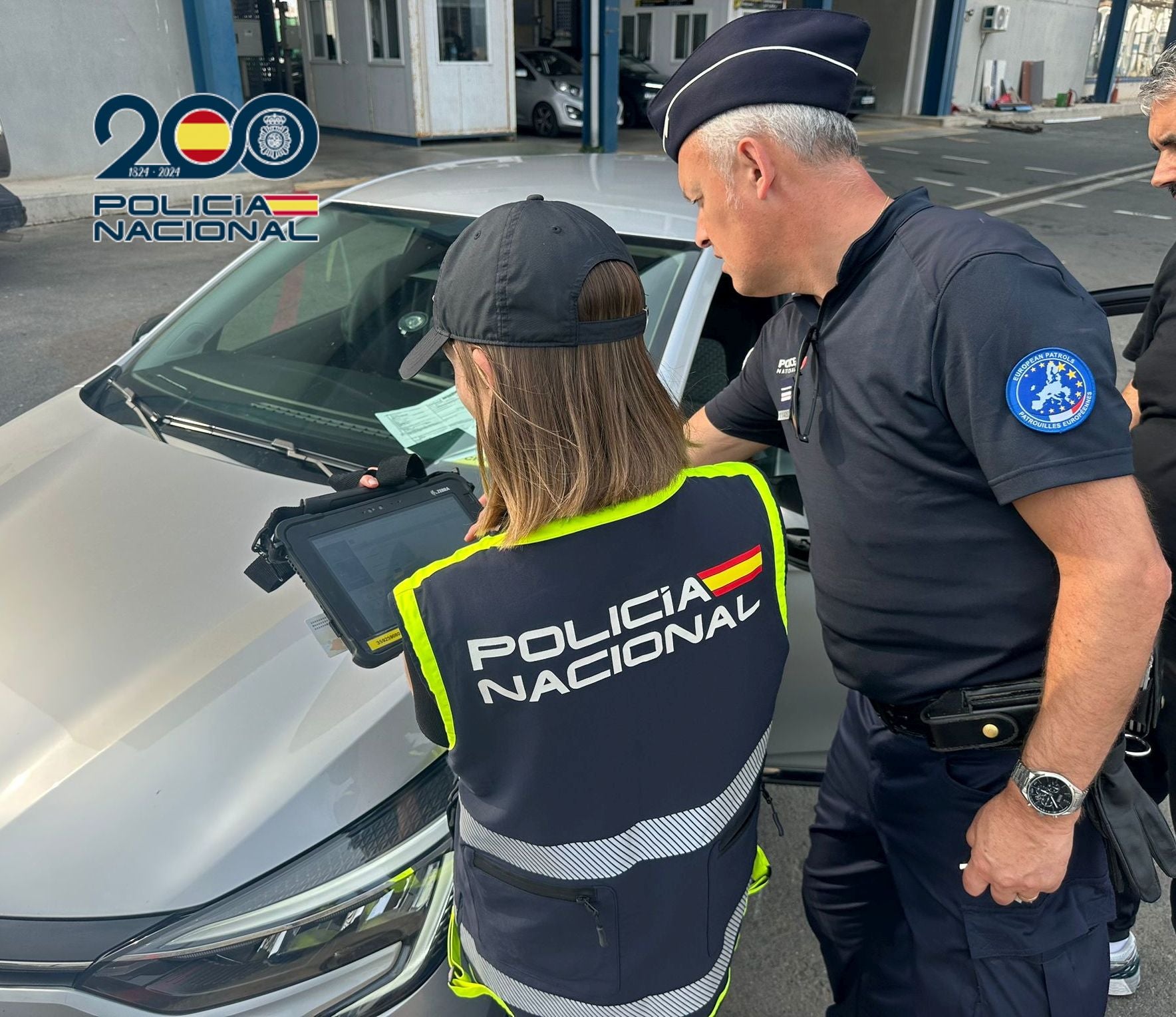 Imagen secundaria 1 - French Gendarmes Patrol Alicante Beaches with National Police