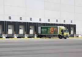 Camión de Dialprix en el centro de Musgrave.