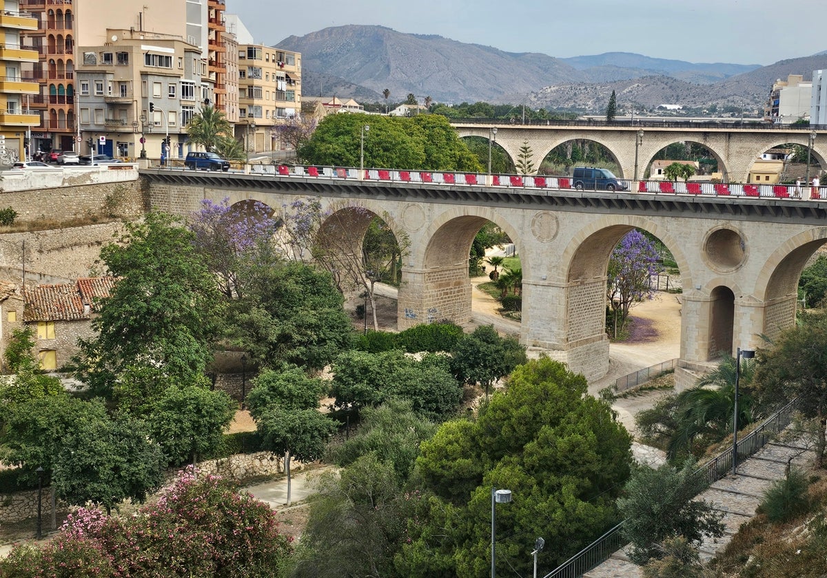 Image of the bridge after reopening to traffic due to the halt in construction