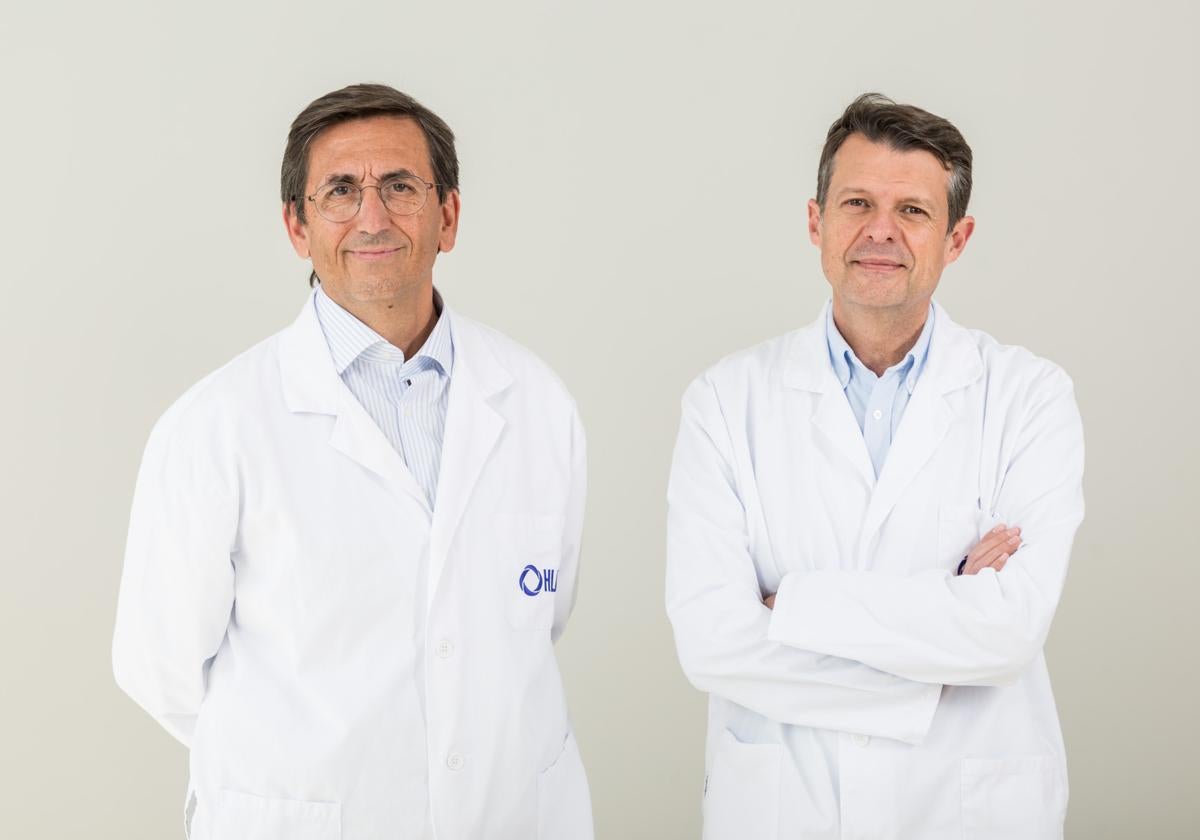 Dr. Morales and Dr. Mas, heads of the Traumatology Unit at HLA Vistahermosa.