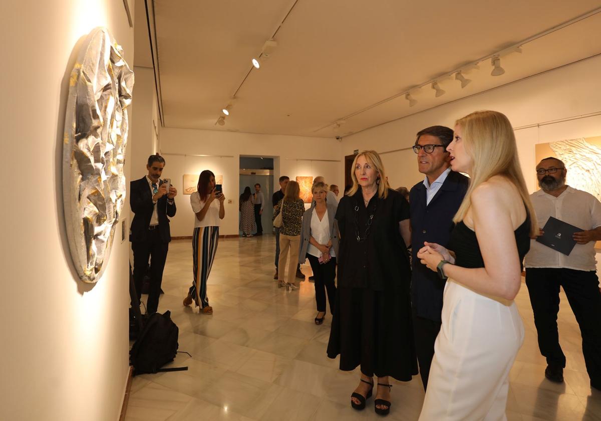 Mariam Cremades inaugurates 'Genesis' at the Diputación.