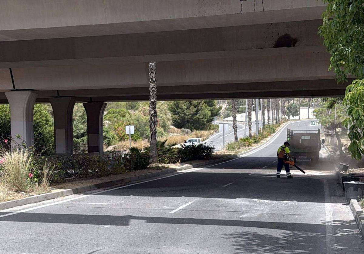 Lugar donde se produjo el impacto de la grúa contra el puente.