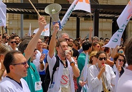 Concentración convocada en la Plaza de la Montañeta de Alicante con ocasión de la huelga.