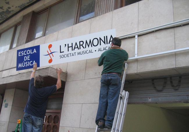 First premises of L'Harmonia's music school in Raval Roig, provided by Miguel Ángel Compañy.
