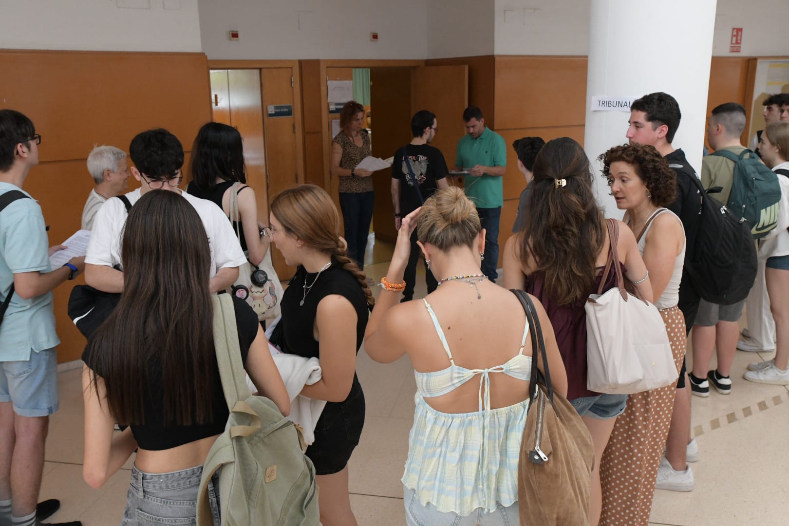 Students who took the Selectivity exam this year at the UA Campus.