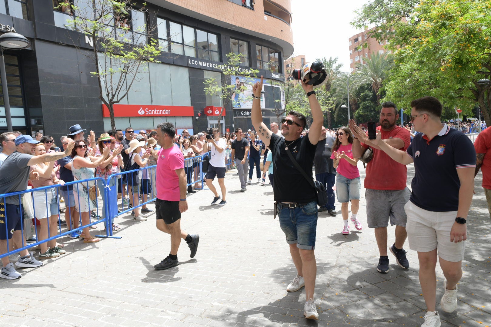 Así ha sido la última mascletà antes del inicio oficial de las Hogueras