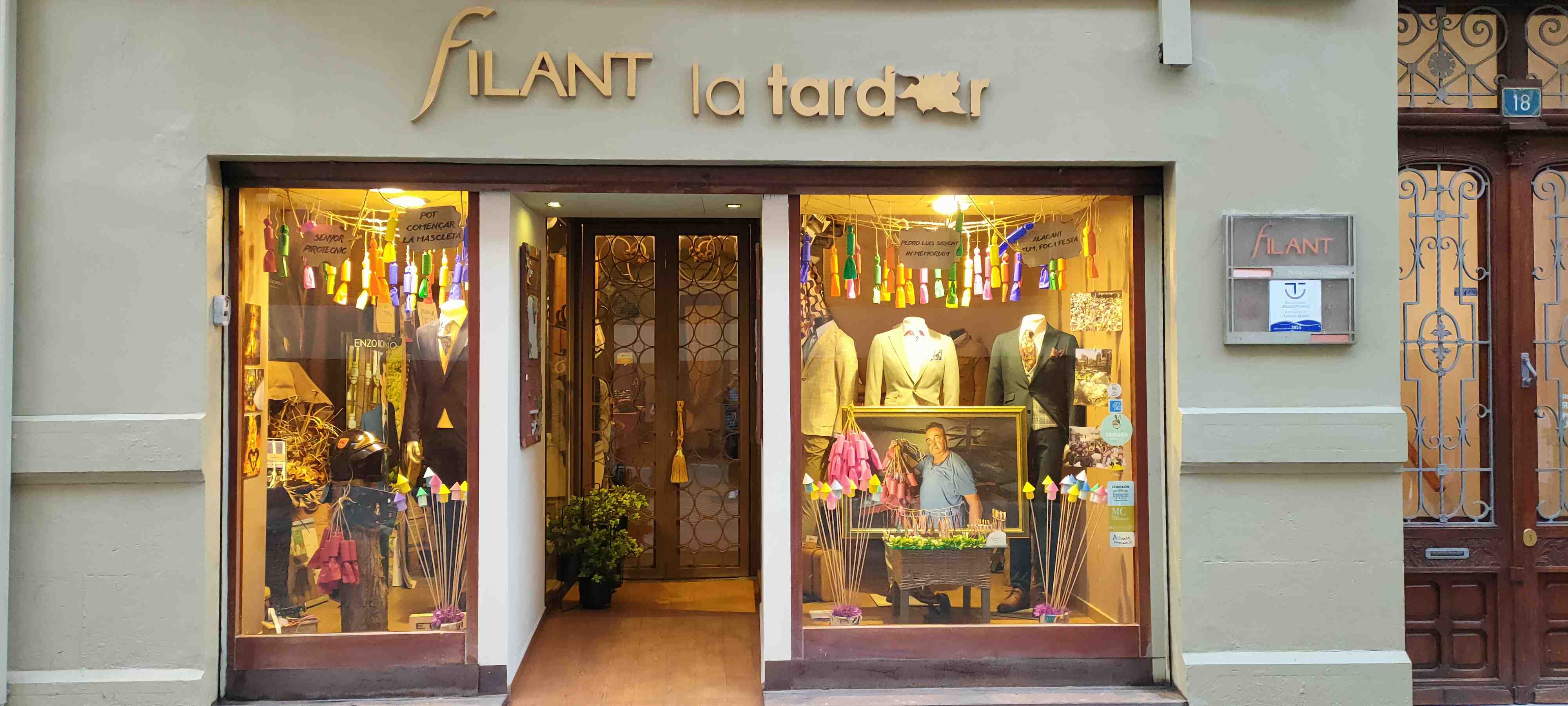 Estos son los comercios de Alicante finalistas en el concurso de Hogueras