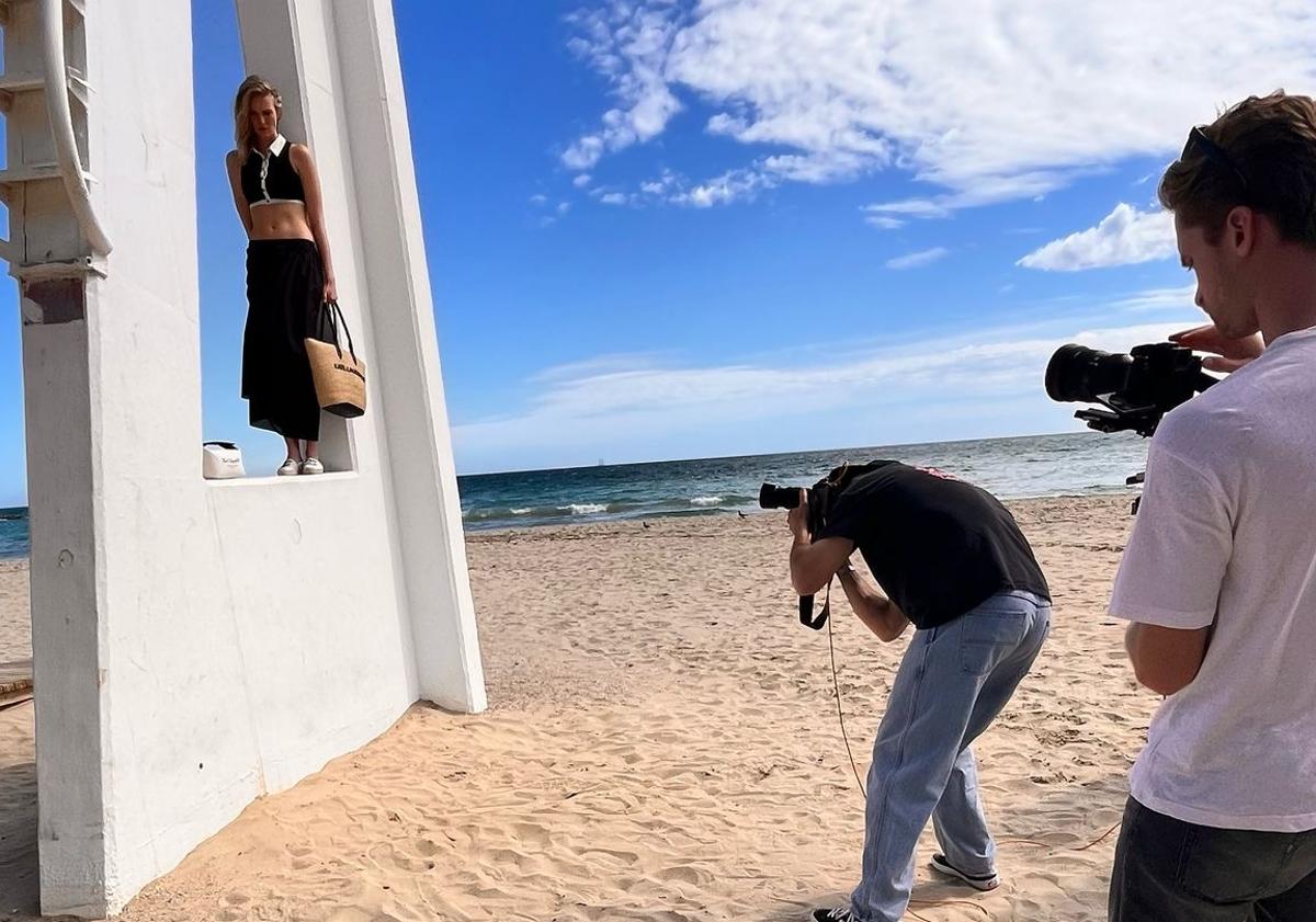 Imagen principal - 'Making of' de la campaña de Karl Lagerfeld en Alicante.