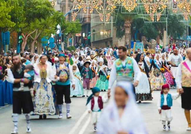 Ofrenda de flores a la Virgen del Remedio.