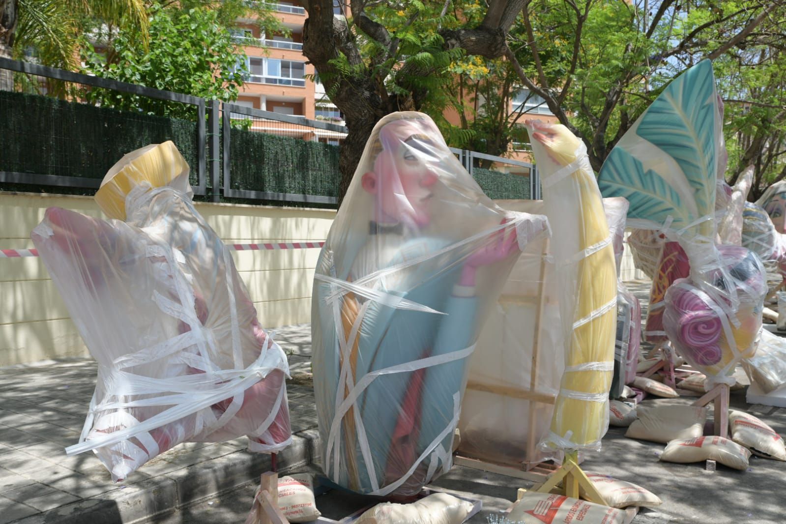 Las Hogueras toman ya las calles de Alicante