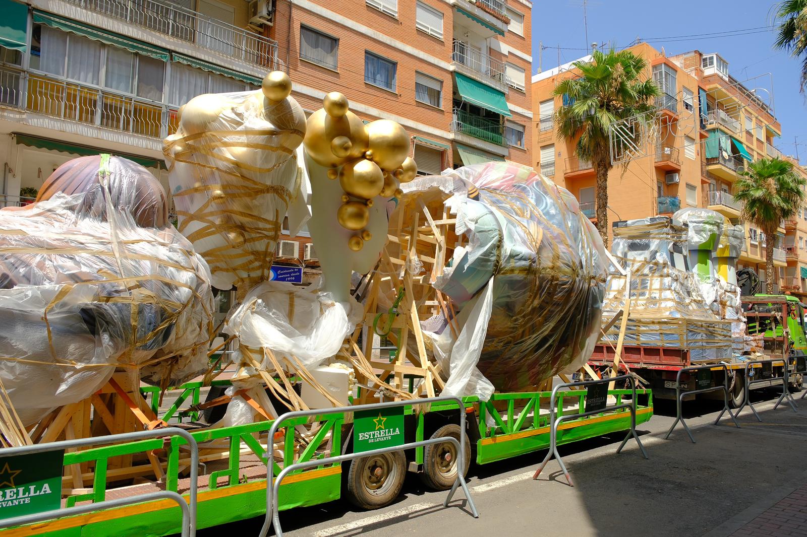 Las Hogueras toman ya las calles de Alicante