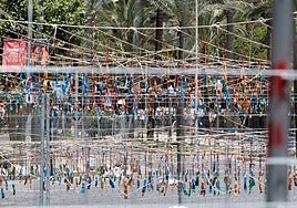 Mascletà de las Hogueras de Alicante en la plaza de los Luceros.