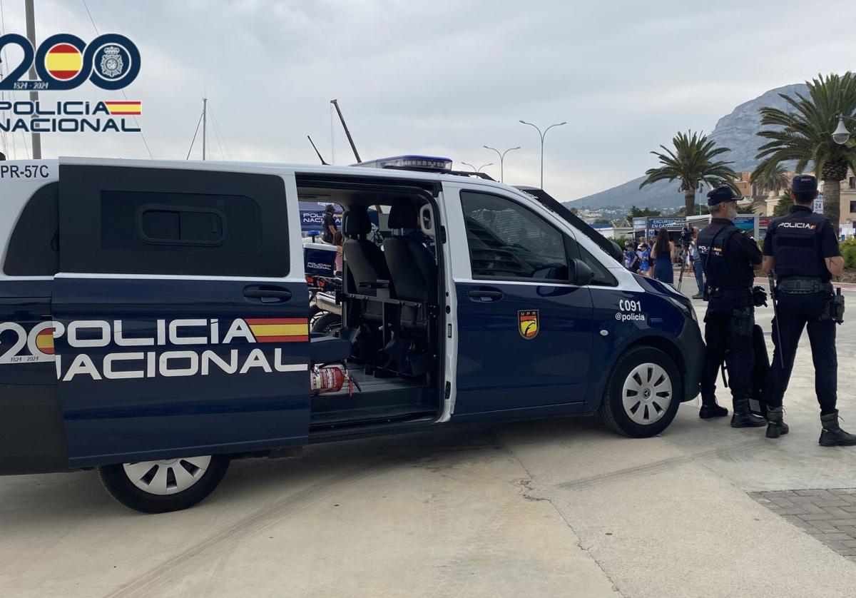 Furgón de la Policía Nacional de Dénia.