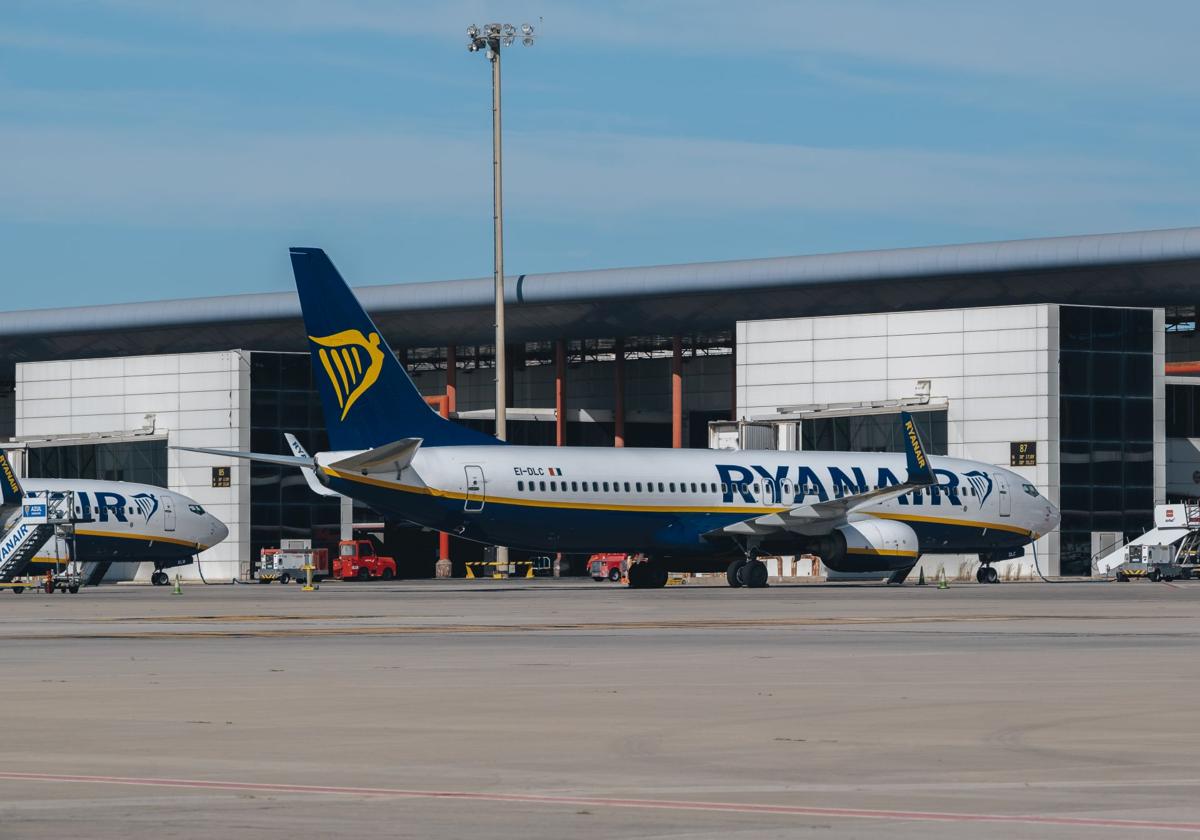 Ryanair plane at Alicante-Elche airport.