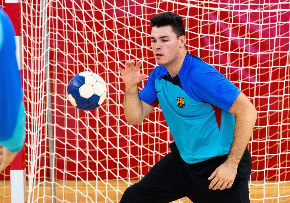 Alicante goalkeeper Roberto Doménech.