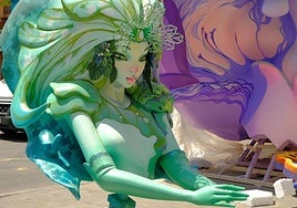 Un ninot de la Hoguera Diputación Renfe.