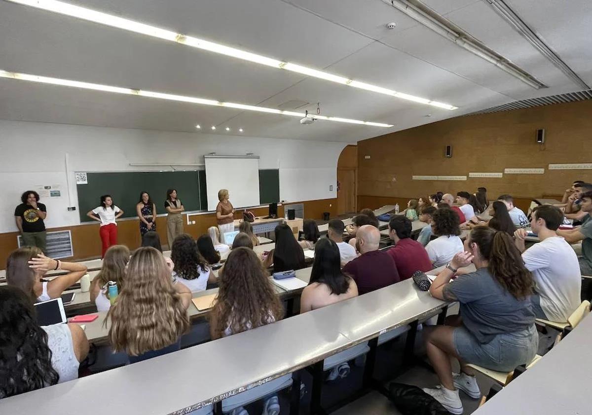 The coordinator of Medicine in a first-year class.