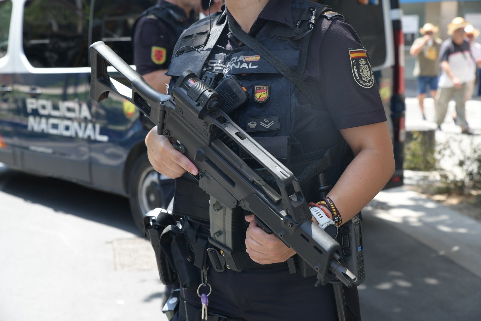 Imagen secundaria 2 - La UPR de Alicante: músculo y precisión para la seguridad en las mascletàs