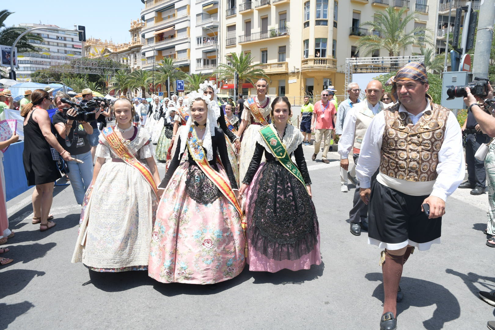La mascletà de Mediterráneo este 22 de junio, foto a foto