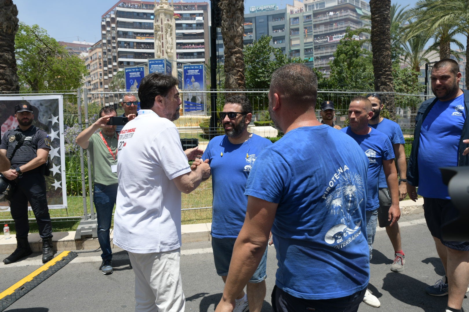 La mascletà de Mediterráneo este 22 de junio, foto a foto