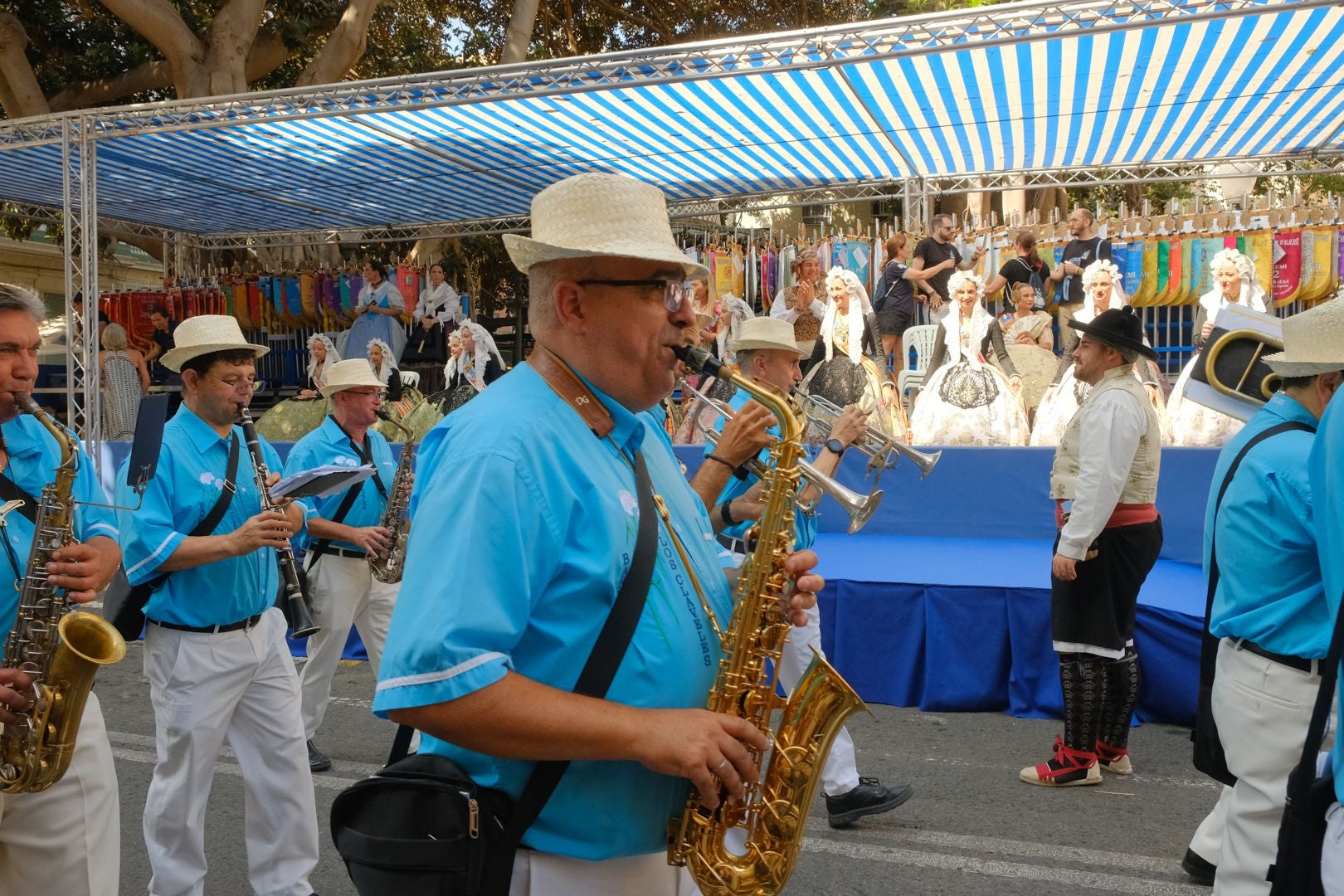 ¿Has recogido premio en las Hogueras de Alicante? Búscate en las fotos (I)