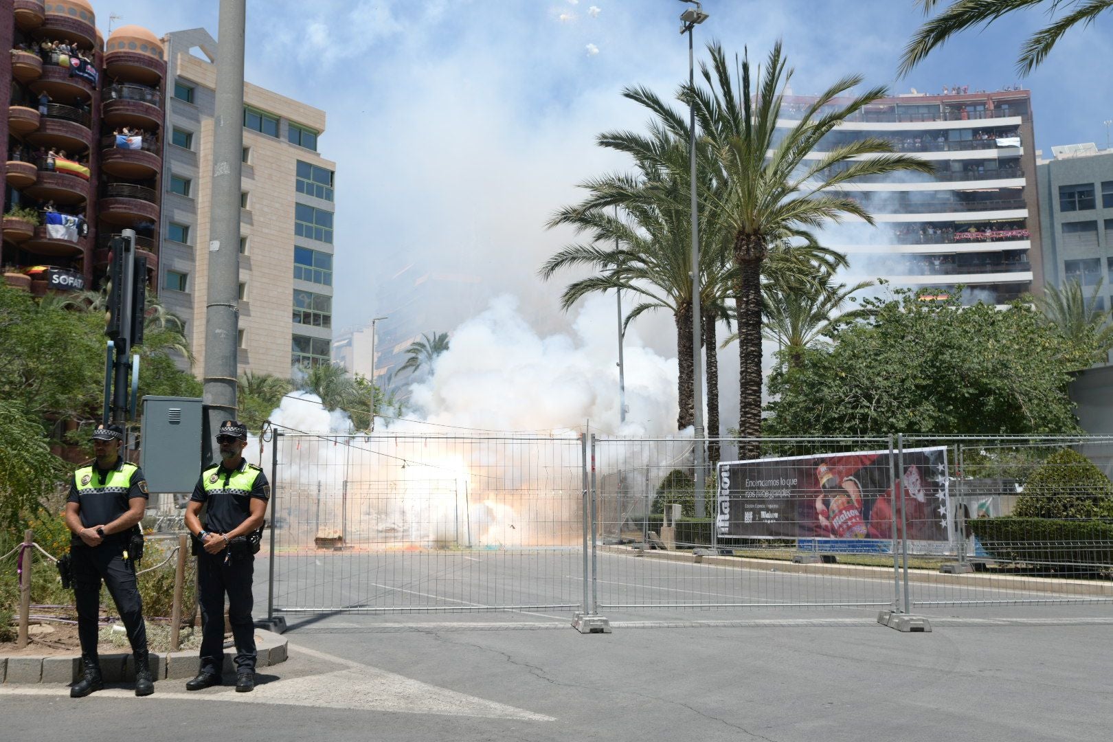 Emoción por todos los poros en la última mascletà de las Hogueras 2025