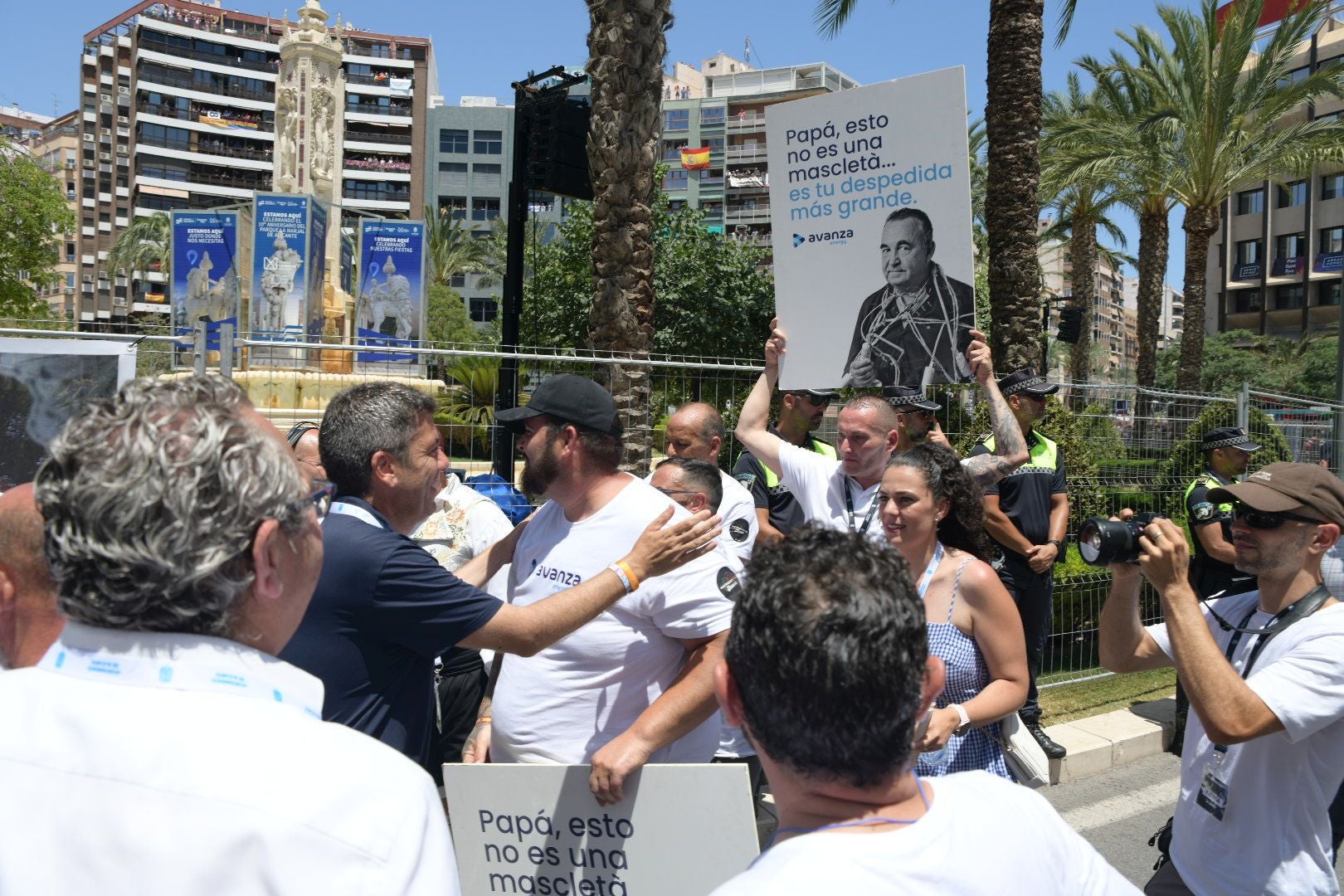 Emoción por todos los poros en la última mascletà de las Hogueras 2025