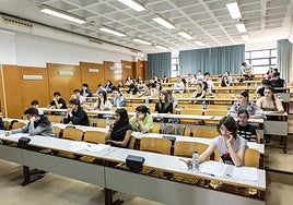 Pruebas de selectividad en el Campus de la UA.