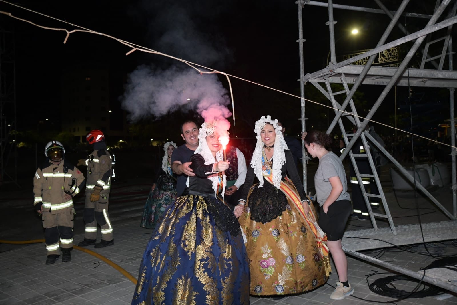 Cremà del primer premio de las Hogueras de Alicante: &#039;Vanity&#039; cae rendida al fuego del triunfo