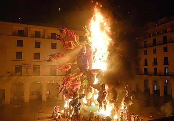 Cremà de la Hoguera Oficial.