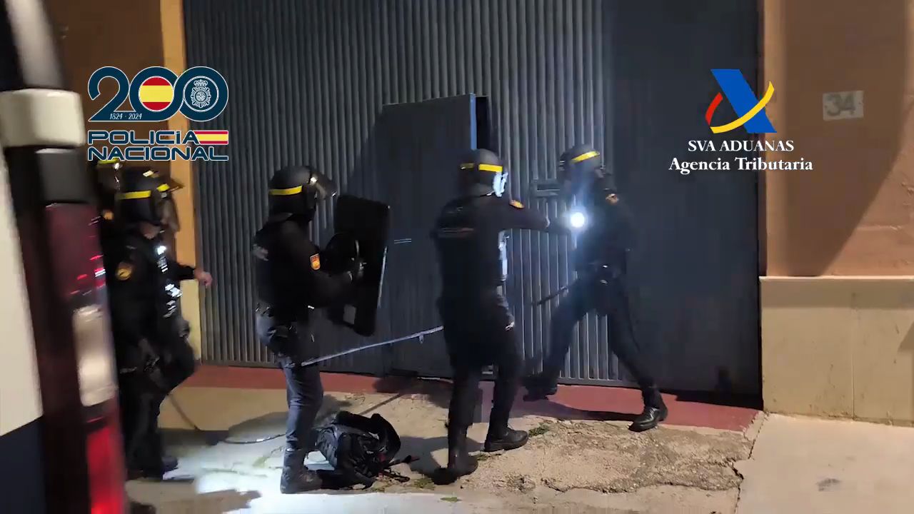 Imagen principal - Cae una red que traficaba desde Alicante con el fármaco viral para la pérdida de peso