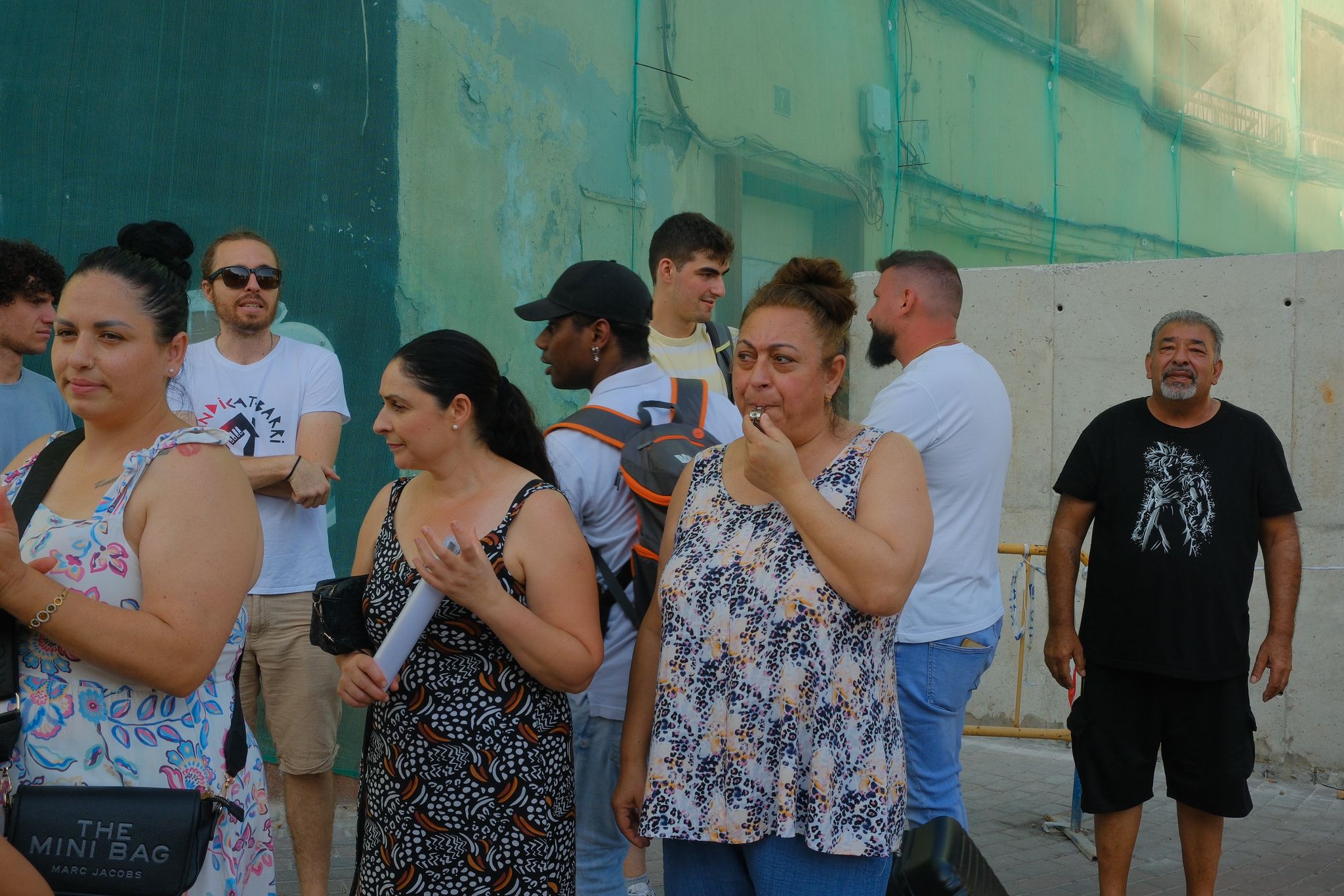 Manifestación por el derecho a una vivienda digna en el barrio Miguel Hernández de Alicante