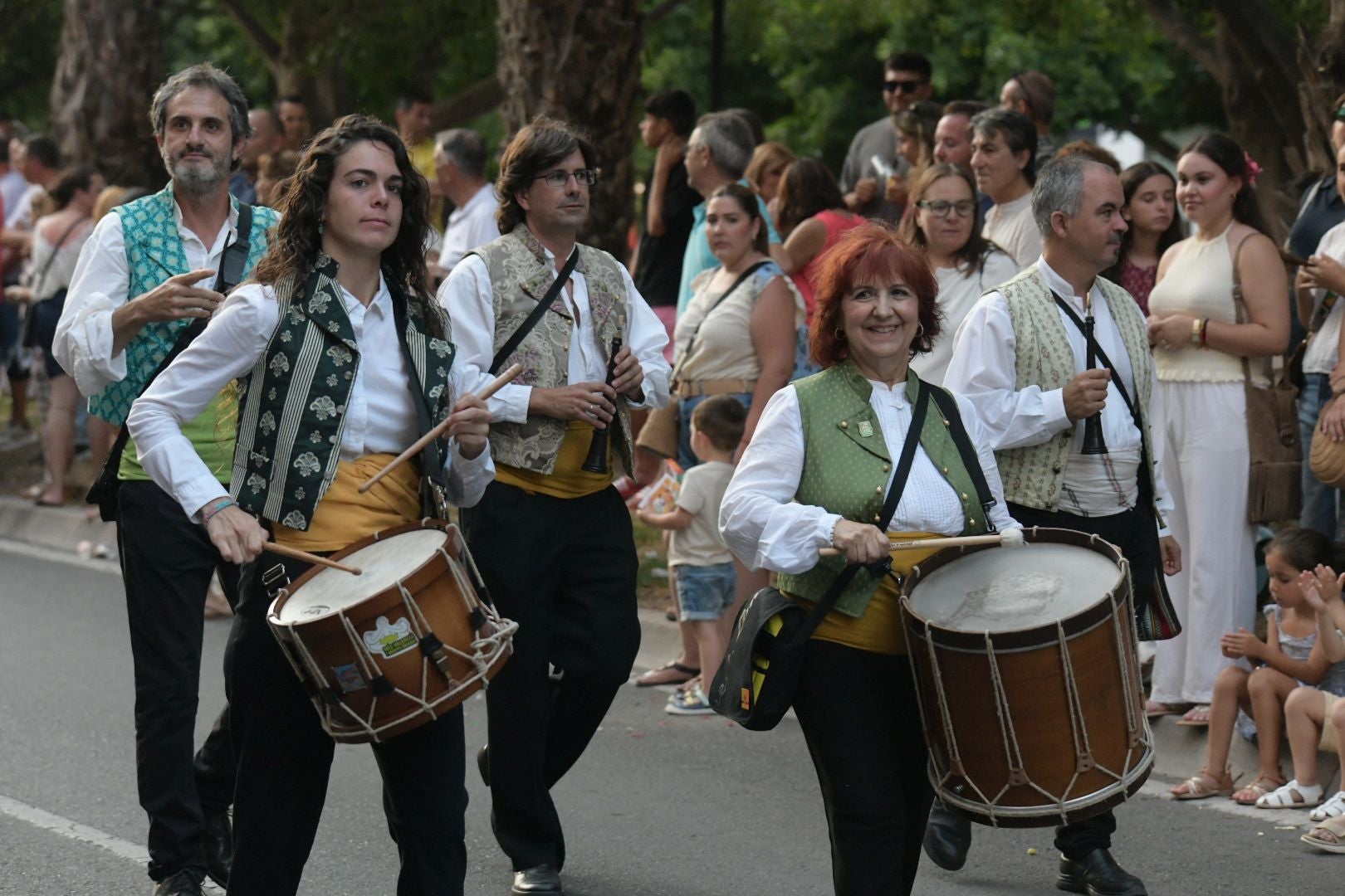 El Coso Multicolor pone fin a las Hogueras de Alicante 2025