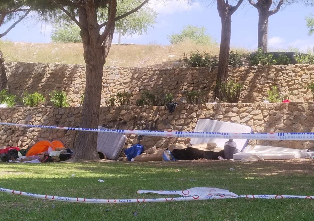Imagen principal - Homeless individuals in areas of PAU 1 and surroundings.