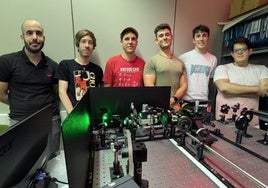 De izquierda a derecha de la imagen, los investigadores Jaume Colomina, Roberto Fernández, Sergi Gallego, Juan Carlos Bravo, Joan Sirvent y José Reyna.