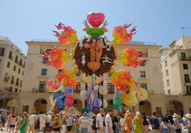 Hoguera oficial de Alicante 2025, 'Identidad'.