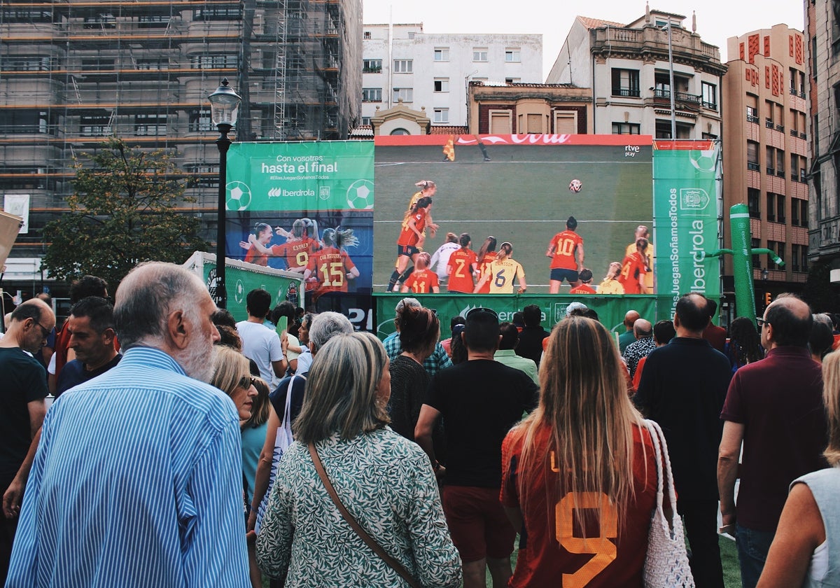 Fans can cheer for the Spanish team in Benidorm